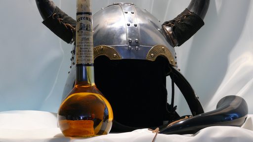 Helm mit Met
